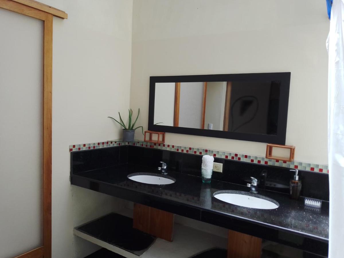 Cozy Hosting Galapagos Lägenhet Puerto Ayora  Exteriör bild