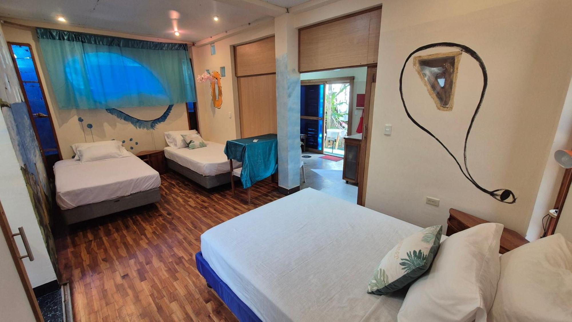 Cozy Hosting Galapagos Lägenhet Puerto Ayora  Exteriör bild