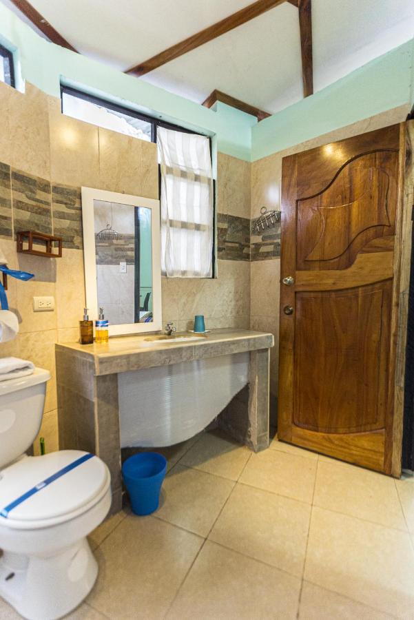 Cozy Hosting Galapagos Lägenhet Puerto Ayora  Exteriör bild